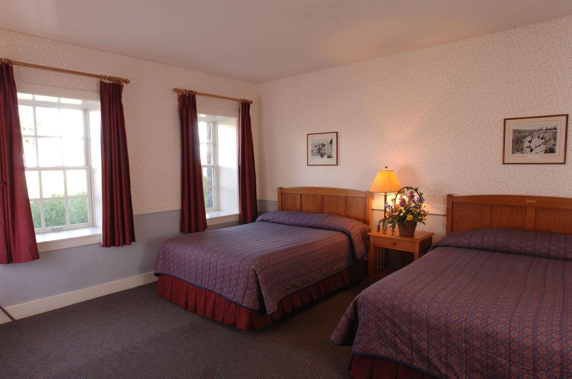 Crater Lake Lodge เชโมลต์ ภายนอก รูปภาพ